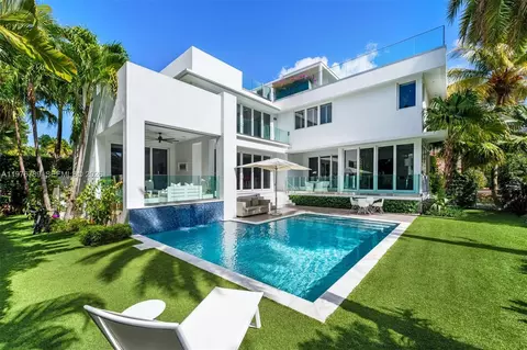 741 Harbor Dr, Key Biscayne, FL 33149 photo 2