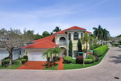 901 Manatee Way, Hollywood, FL 33019