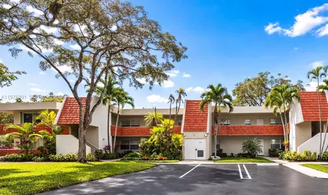 823 Cypress Blvd #204, Pompano Beach, FL 33069