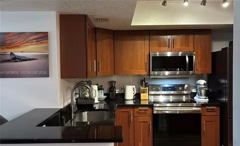 5570 NW 44th St #204A, Lauderhill, FL 33319