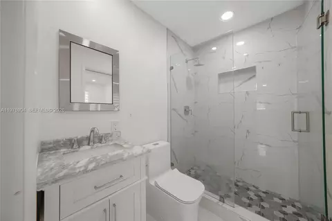 Bath - 5635 W 13th Ct, Hialeah, FL 33012 photo 2 of 4
