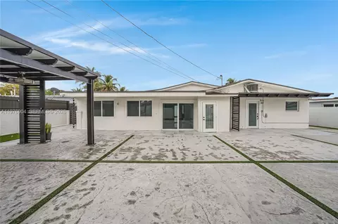 Exterior - 5635 W 13th Ct, Hialeah, FL 33012 photo 8 of 8