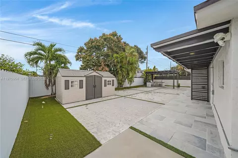 Exterior - 5635 W 13th Ct, Hialeah, FL 33012 photo 5 of 8
