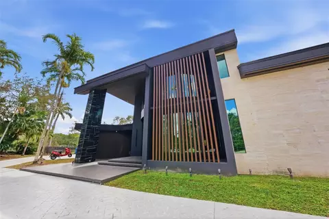 Exterior - 3560 Paddock Rd, Weston, FL 33331 photo 2 of 3