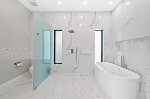 Bath - 3560 Paddock Rd, Weston, FL 33331 photo 3 of 8