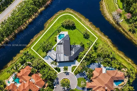 3560 Paddock Rd, Weston, FL 33331