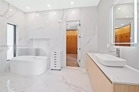Bath - 3560 Paddock Rd, Weston, FL 33331 photo 6 of 8