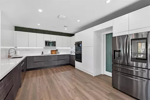 Kitchen - 3560 Paddock Rd, Weston, FL 33331 photo 2 of 4