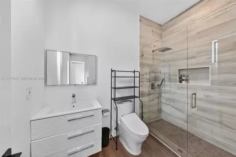 Bath - 3560 Paddock Rd, Weston, FL 33331 photo 8 of 8