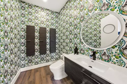 Bath - 3560 Paddock Rd, Weston, FL 33331 photo 1 of 8