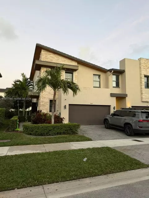7905 NW 104th Ct, Doral, FL 33178