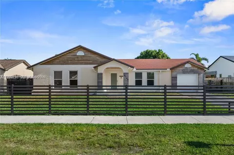 13752 SW 285th St, Homestead, FL 33033
