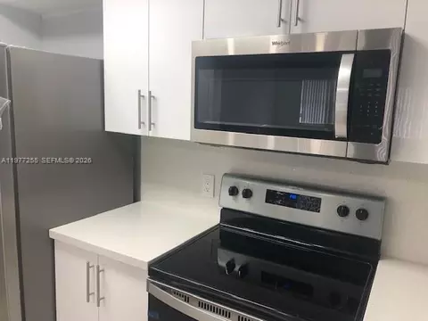 550 S Park Rd #32-8, Hollywood, FL 33021