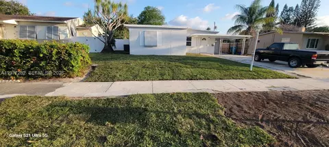 142 SE 4th Ave, Boynton Beach, FL 33435