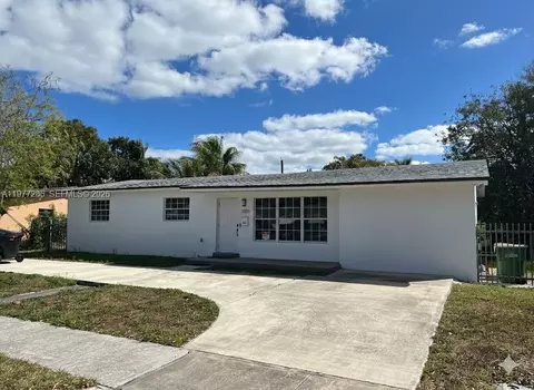 1500 NE 137th St, North Miami, FL 33161