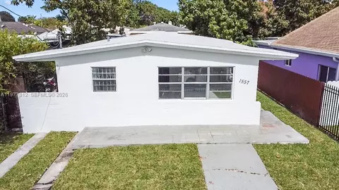 1557 NW 66th St, Miami, FL 33147