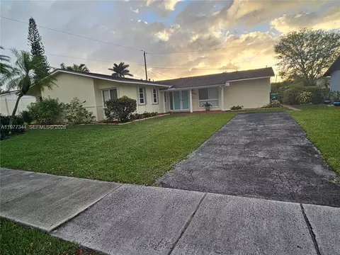 19112 SW 95th Ave, Cutler Bay, FL 33157