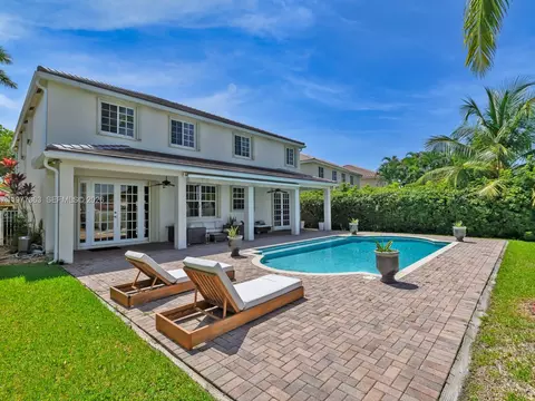 4400 Fox Ridge Dr, Weston, FL 33331