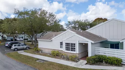 13753 SW 149th Cir Ln #3-44, Miami, FL 33186
