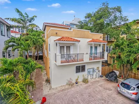 2945 Coconut Ave, Miami, FL 33133