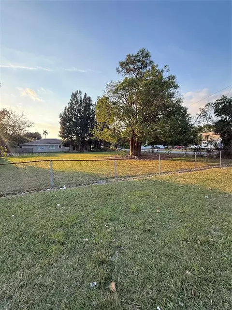 9 NE Ct Ne 2 Ave, Homestead, FL 33030