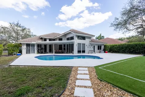 1202 S Manor Dr S, Weston, FL 33326
