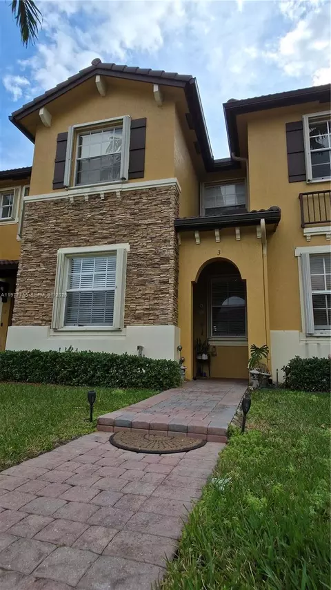 9207 SW 227th St #3, Cutler Bay, FL 33190