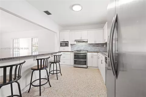 Kitchen - 1100 W 53rd Ter, Hialeah, FL 33012 photo 4 of 5