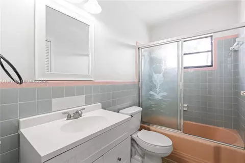 Bath - 1100 W 53rd Ter, Hialeah, FL 33012 photo 2 of 2