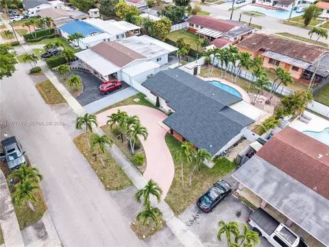 View/Area - 1100 W 53rd Ter, Hialeah, FL 33012 photo 4 of 12