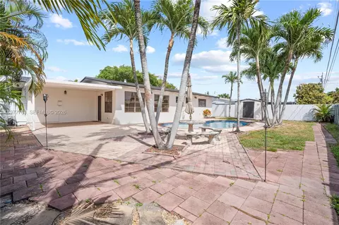 Exterior - 1100 W 53rd Ter, Hialeah, FL 33012 photo 5 of 12