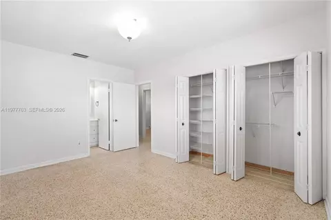 Bedroom - 1100 W 53rd Ter, Hialeah, FL 33012 photo 4 of 6