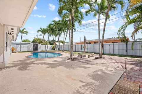 Exterior - 1100 W 53rd Ter, Hialeah, FL 33012 photo 4 of 12