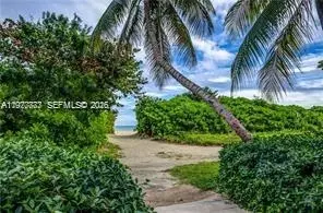 5555 Collins Ave #15W, Miami Beach, FL 33140