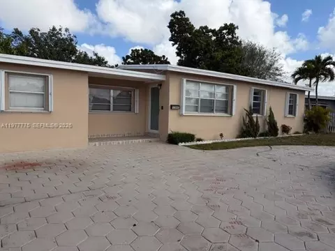 10945 SW 41st St, Miami, FL 33165