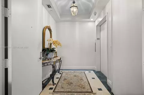 733 Crandon Blvd #405, Key Biscayne, FL 33149