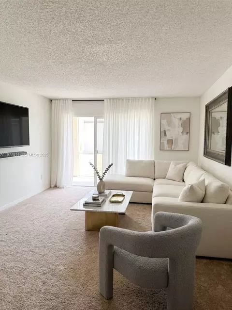 440 S Park Rd #4-102, Hollywood, FL 33021