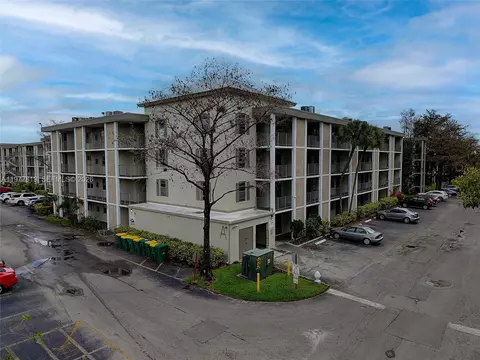 2998 NW 48th Ter #420, Lauderdale Lakes, FL 33313