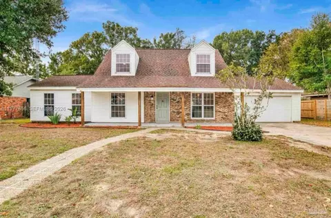 3525 Brookshire Dr, Pensacola, FL 32504