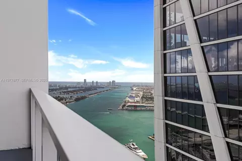 1040 Biscayne Blvd #4208, Miami, FL 33132
