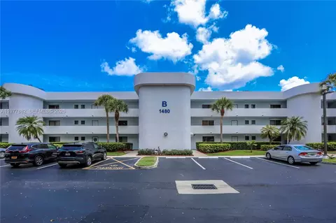1480 Sheridan St #26B, Hollywood, FL 33020