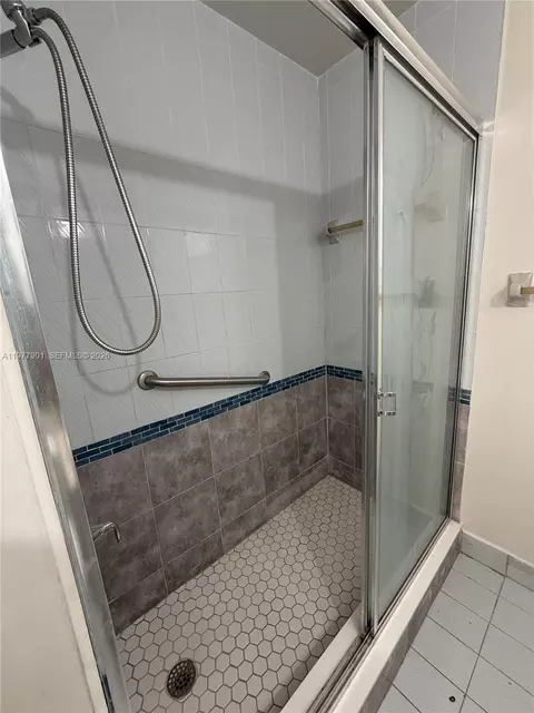 Bath - 2566 W 73rd Pl, Hialeah, FL 33016 photo 2 of 3