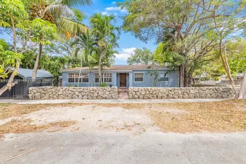 2301 Tequesta Ln, Coconut Grove, FL 33133