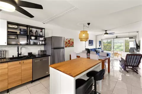 2901 NW 46th Ave #307, Lauderdale Lakes, FL 33313
