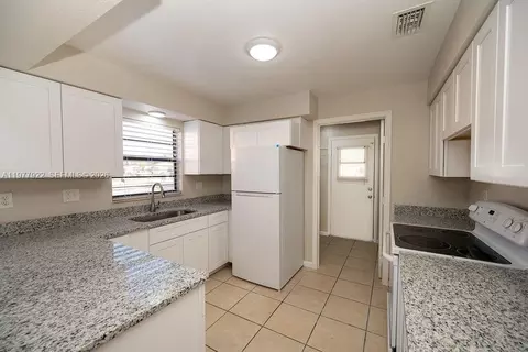 Kitchen - 840 Angela Ave, Rockledge, FL 32955 photo 2 of 2
