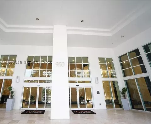 950 Brickell Bay Dr #1107, Miami, FL 33131