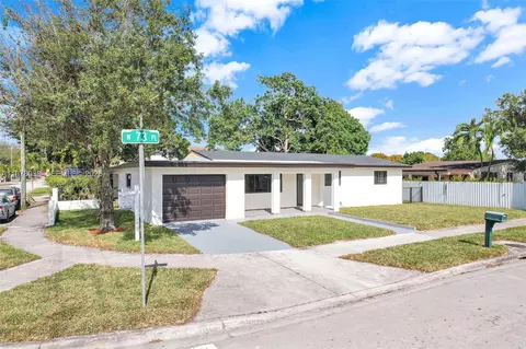 Exterior - 695 W 73 Pl, Hialeah, FL 33014 photo 3 of 4