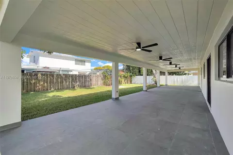 Exterior - 695 W 73 Pl, Hialeah, FL 33014 photo 4 of 4