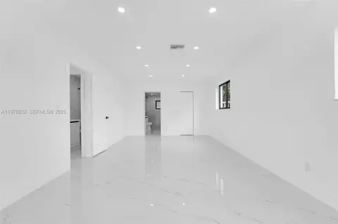 Bedroom - 695 W 73 Pl, Hialeah, FL 33014 photo 4 of 6