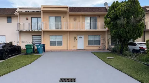 11249 SW 33rd Cir Pl, Miami, FL 33165